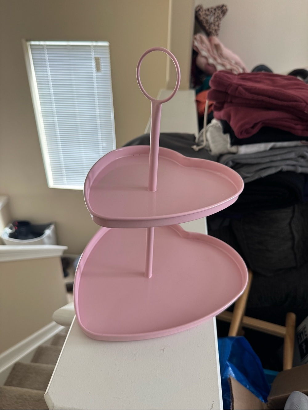 BULLSEYE PLAYGROUND Pink Heart-Shaped 2-Tier Tray